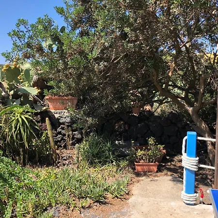 Holiday home Accogliente Bilocale Linosa